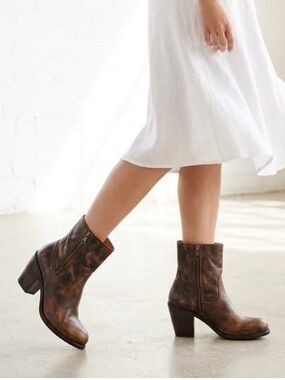 Corral Rosalie Indie Spirit Leather Boots in Women’s Size 7